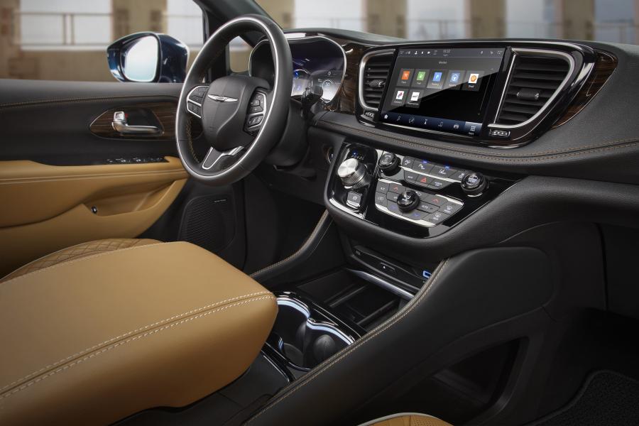 Интерьер Chrysler Pacifica Pinnacle AWD (RU) 2020 года  (фото 50 из 82)